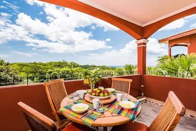 Image de ** Ocean / Golf View 3 chambres, 2 salles de bain ** Reserva Conchal