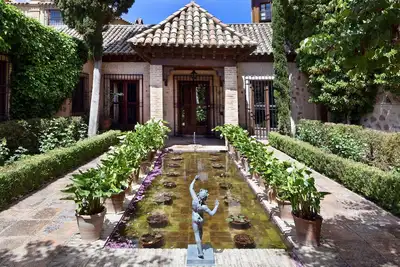 Image de Fab Palace Avec Vue Impressionnante, Jardin, Piscine DERRIÈRE La CATHÉDRALE De Toledo