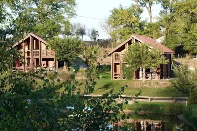 Image de Maison ossature bois avec étang et piscine, Parc Régional Périgord Limousin