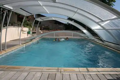 Image de In heart of the RhĂ´ne-Alpes, 4-person air-conditioned apartment, sheltered pool.