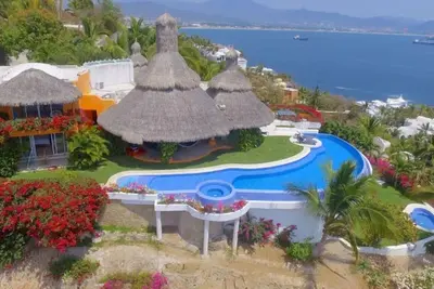 Image de Spectacular View Gated Upscale Community Full Staffed