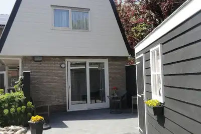 Image de Appartement de luxe dans le centre de Domburg, à 300 m. de la plage / mer