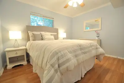 Image de Beautiful 2 Bed South Lamar Oasis!