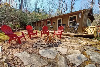 Image de Retraite familiale paisible près du centre de plein air de Nantahala