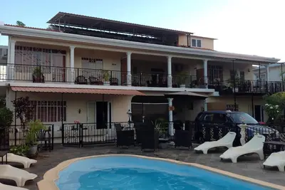 Image de Appartement spacieux avec un grand balcon, piscine et jacuzzi
