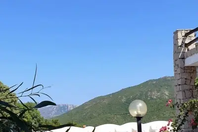 Image de Jolie Villettina avec Wi-Fi et Clima et parking privé devant la maison