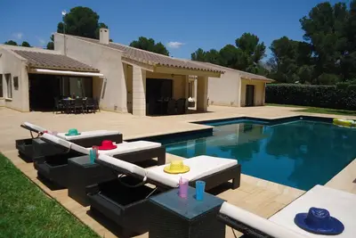 Villa Spectaculaire Avec architecture originale et moderne avec piscine privée