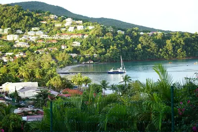 Image de Grand T3 haut de villa très lumineux dominant la baie de l'Anse à l'Ane 3*