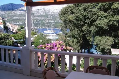 Image de Appartement dans KorÄŤula avec vue mer, terrasse, Climatisation, Wifi (4695-1)