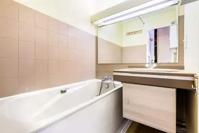 Image de Studio skis aux pieds + coin cabine 4 personnes - Sélection