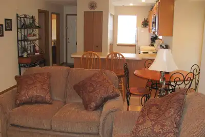 Image de Magnifique Eagle Nest Resort à côté de Silver Dollar City! Walk-in avec une vue!