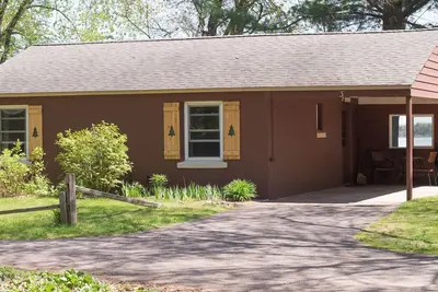 Image de Charmante cabane au bord du lac, à seulement 30 minutes du magnifique lac Wissota!