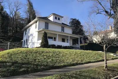 Image de La maison Gambrel située dans le quartier historique de Pineville, dans le Kentucky