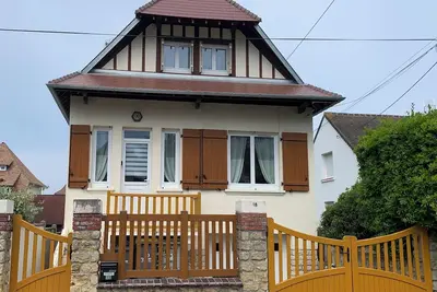 Image de Jolie maison anglo-normande 30m plage, vue mer, près thalasso, wifi. . .