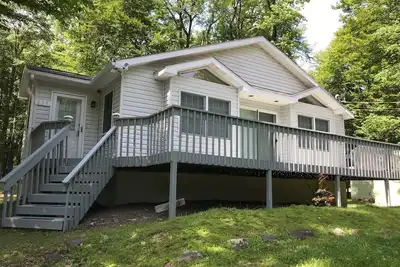 Image de “The Trout House” - votre escapade idéale Pocono Lake Home @Arrowhead Lake