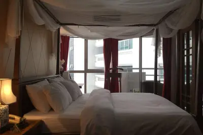 Image de 1 Br Décor Oriental @ Bts Phrom Phong