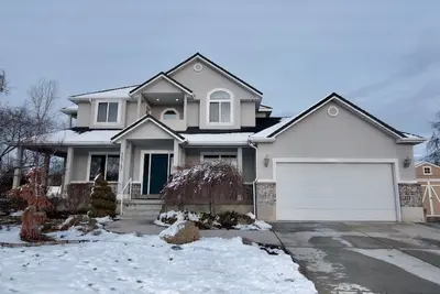 Image de Grande maison dans un quartier haut de gamme avec bain à remous, 20 couchages + Près de toutes les stations de ski