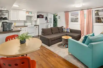 Image de Brand New bungalow d'une chambre près de l'aéroport et Puget Sound