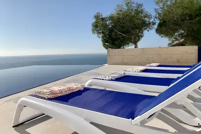 Image de La Vie est Belle, première ligne de mer