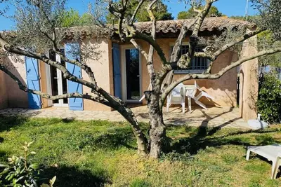 Image de Location 2/3 pers équipée et climatisée, piscine, jardin privatif, animaux, var