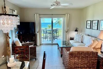 Image de Sea Song: Retraite directe sur la plage face à la mer, lits king size et confidentialité intime