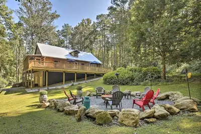 Image de Nouveau! Peaceful Log Cabin sur 3 Acres - Près d'Atlanta!