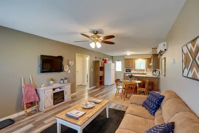 Image de Nouveau! Condo w / Deck-Walk au centre-ville de Medora et randonnée
