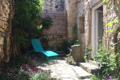 Image de Charmante maison de village en pierres près de la cité d’Uzès