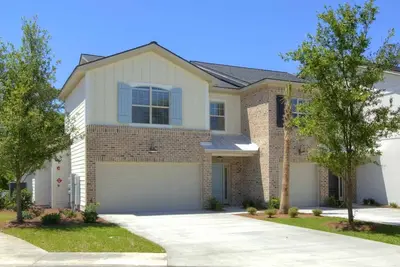 Image de Meilleure location de vacances à Saint Simons-4Br / 3. Maison de ville 5Ba / Vélos / Piscine / Garage