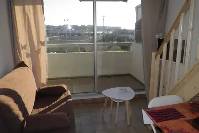 Image de Studio-mezzanine lumineux avec parking à 150m des plages, animaux bienvenus