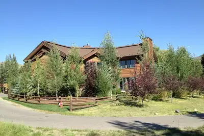 Image de Spectaculaire maison familiale River Run avec vue sur Baldy