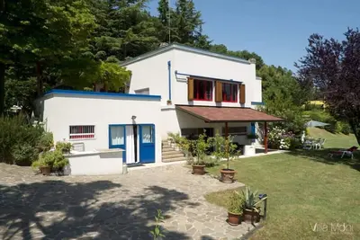 Image de Villa Moni au cœur de la campagne des Marche près de la mer