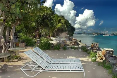 Image de Beach Villa - Island Stone Masterpiece avec piscines et bain à remous