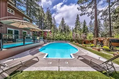 Image de Zephyr Cove Versailles - Plage privée, Spa / piscine privée, station de ski paradisiaque