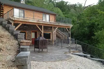 Image de Sunset View Lakefront Log Home