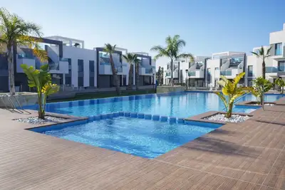 Appartement confortable orienté vers le soleil, situé dans le complexe confortable Oasis Beach,