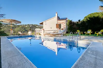 Image de 2ser01 - Maison de 3 chambres avec piscine privée et vue sur la mer située très près de la plage
