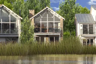 Image de 3 Howells Mere Lower Mill Estate / 2 lits / 2 salles de bain / 4 et 1 enfant sur un lit en Z / spa / piscines