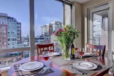 Image de Emplacement parfait - Wi-Fi gratuit, N. America Ld, Parking, 2 pâtés de maisons de Inner Harbor