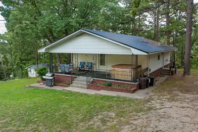 Image de Maison de 2 chambres, peut accueillir 6 personnes, belle vue sur le lac avec accès au lac