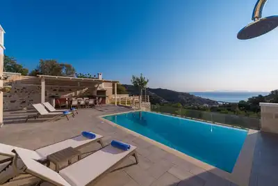 Image de Villa \"Ervin\" vue mer - piscine privée!