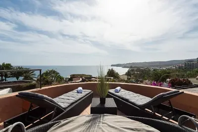 Image de Superbe Villa / Beach House (Vus) Directement Sur La Mer, Wifi