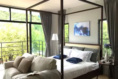 Image de Maison de 5 chambres avec vue sur la montagne dans la ville de Khao Tao près des plages de Sai Noi et Prankiri
