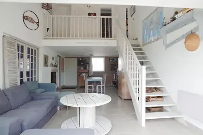 Image de Villa de charme, jardin, 6 p, proche plage, Phare des Baleines, parking, wifi.