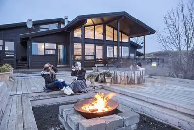 Image de Pavillon de luxe avec bain à remous, spa, sauna, salle de sport et salle de jeux