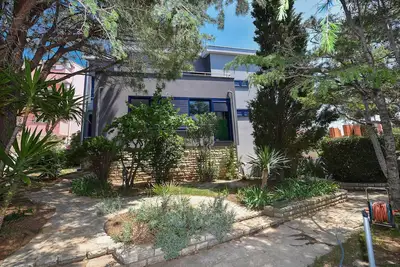 Image de Nouveaux Appartements Modernes Pour Les Groues Plus Gros (10-16)