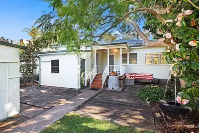 Image de Green Cottage: paradis de vacances familiales au bord de l'eau, ponton privé et accès routier