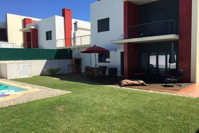 Image de Villa moderne près d'Ericeira avec piscine et vue mer