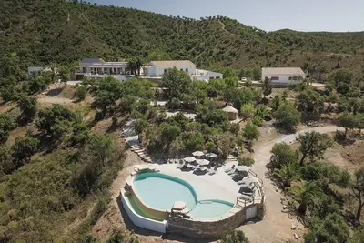 Image de Wild View Retreat - Un village de montagne abandonné et restauré - 24 personnes