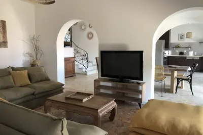 Image de Maison De Standing avec Piscine et vue sur l étang de Diana